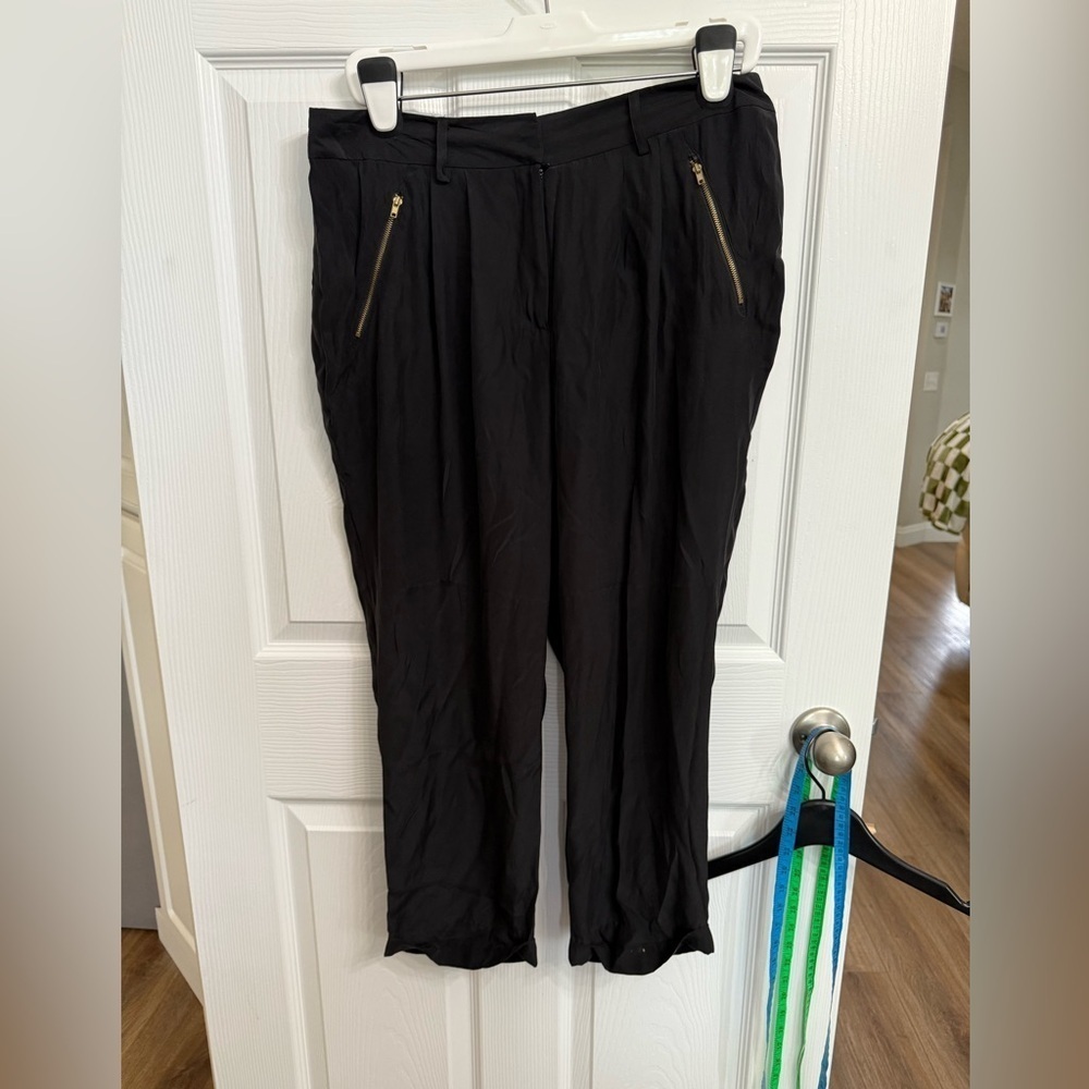 NWT Walter Baker 100% silk cuffed Cropped pants Size 10 Gold Zippers Designer